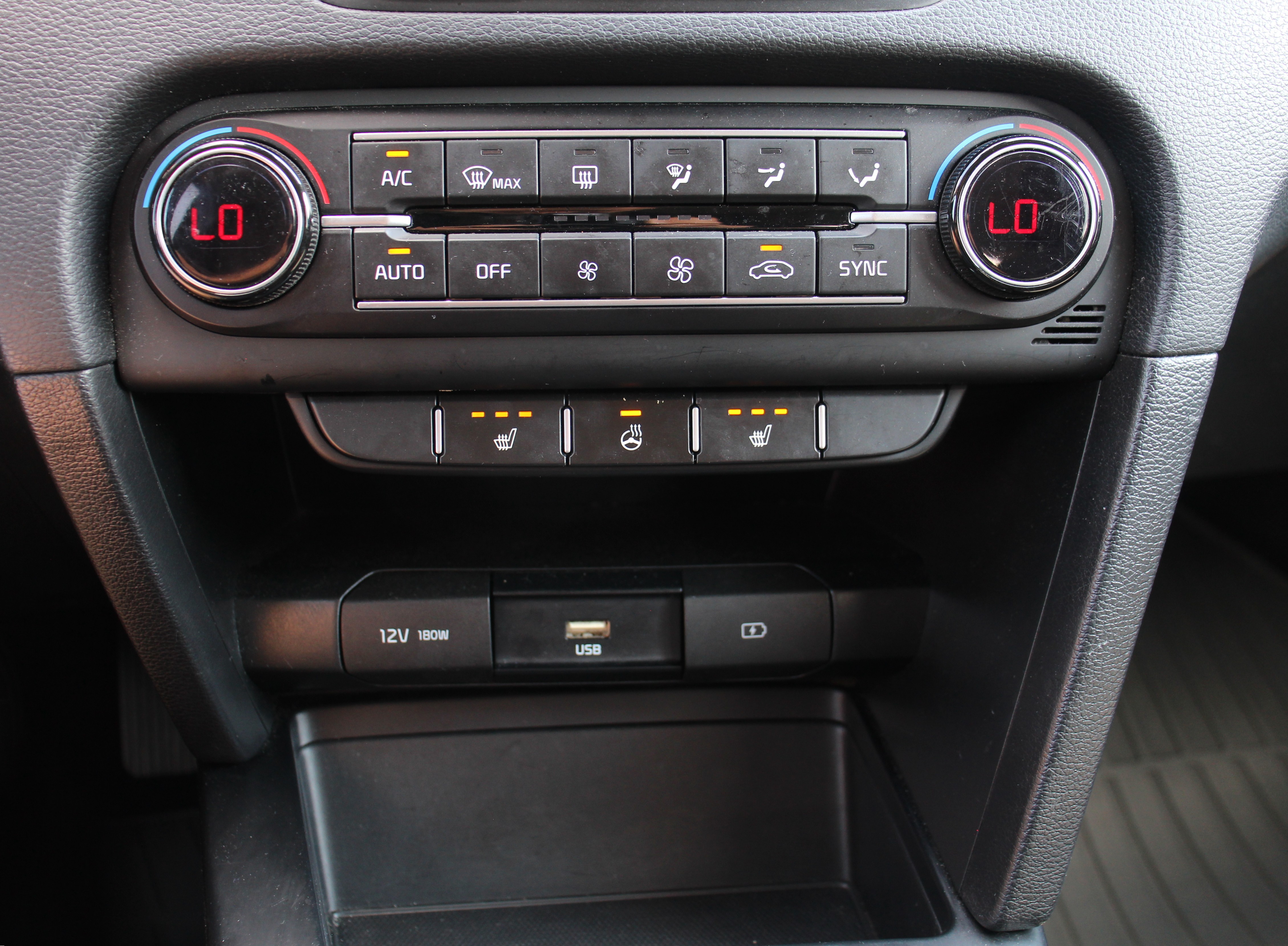 Naudoti Kia Ceed automobiliai