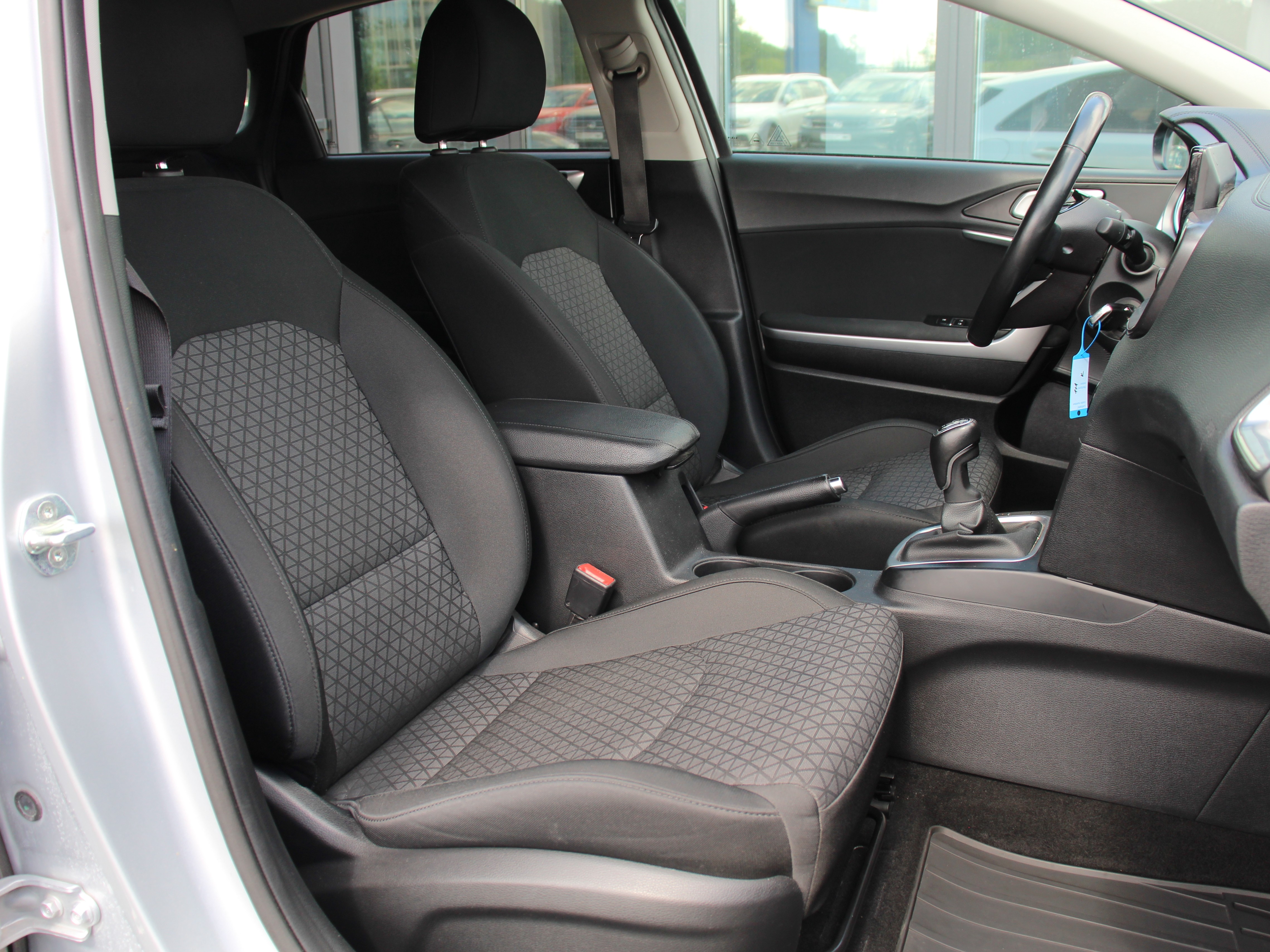 Naudoti Kia Ceed automobiliai