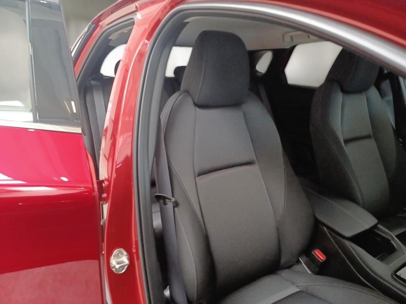 Naudoti Mazda CX-30 automobiliai